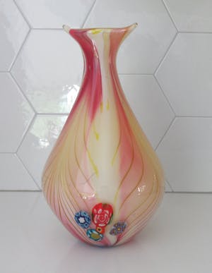 Niet of onleesbaar gesigneerd - Zeer zware dikwandige gele roze Millefiori vaas kopen? Bied vanaf 10!