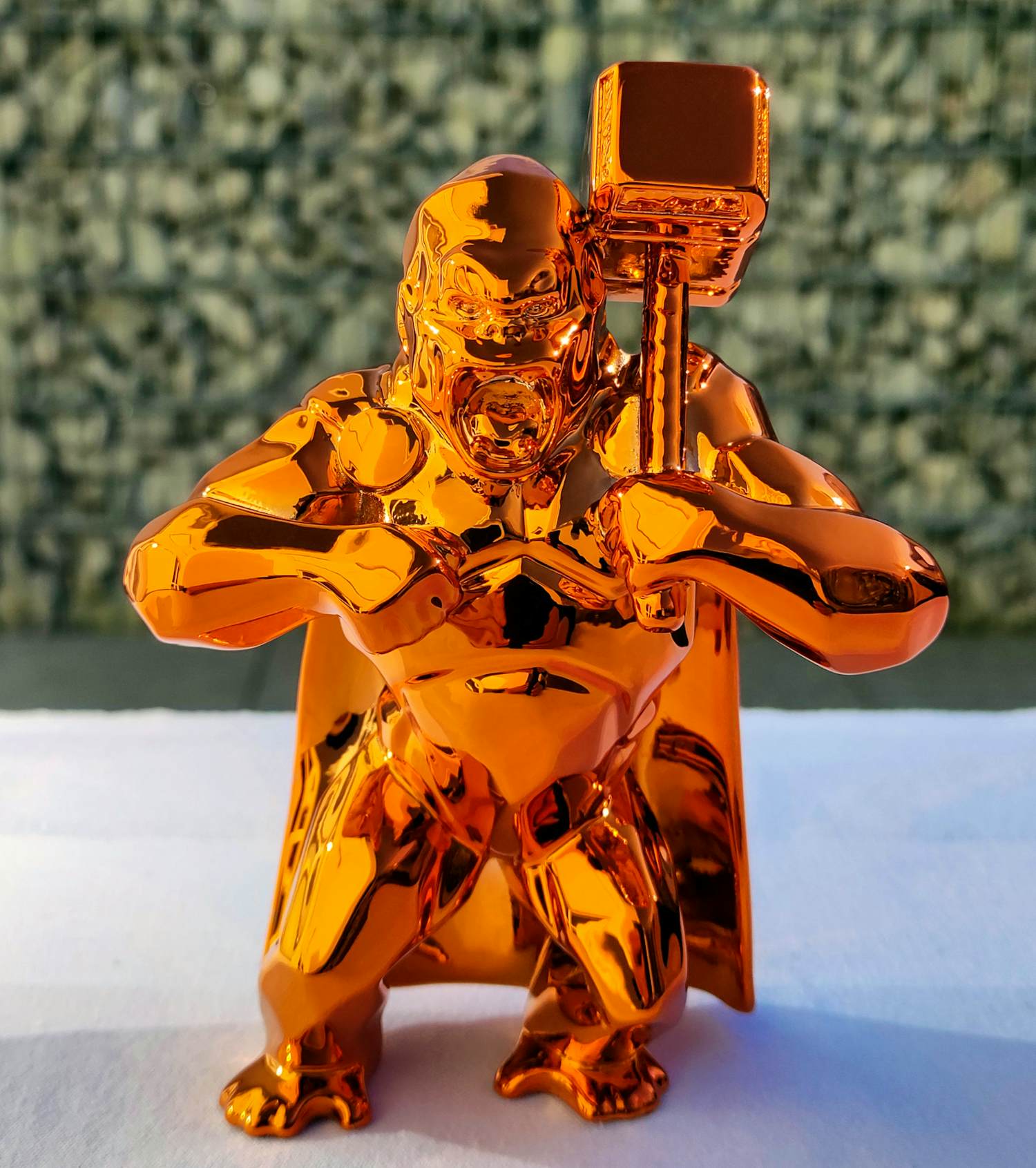 Richard Orlinski - HAMMER KONG SPIRIT (ORANGE EDITION) kopen? Bied vanaf 240!