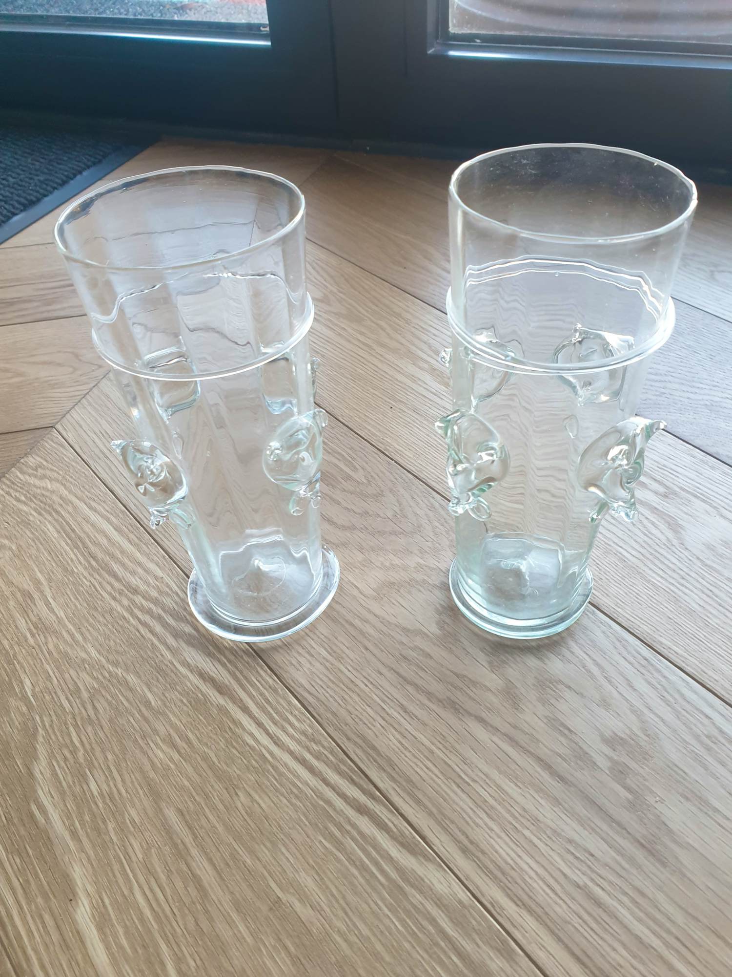 Borek Sipek - 2 kristallen (bier) glazen - 1 gesigneerd - 18 cm hoog kopen? Bied vanaf 75!