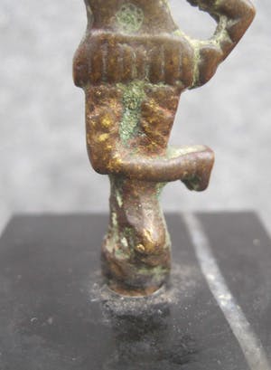 Brons (Onbekend) - Engelachtig figuurtje kopen? Bied vanaf 23!