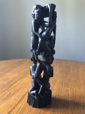 Niet of onleesbaar gesigneerd - Afrikaanse Makonde Levensboom kopen? Bied vanaf 1!