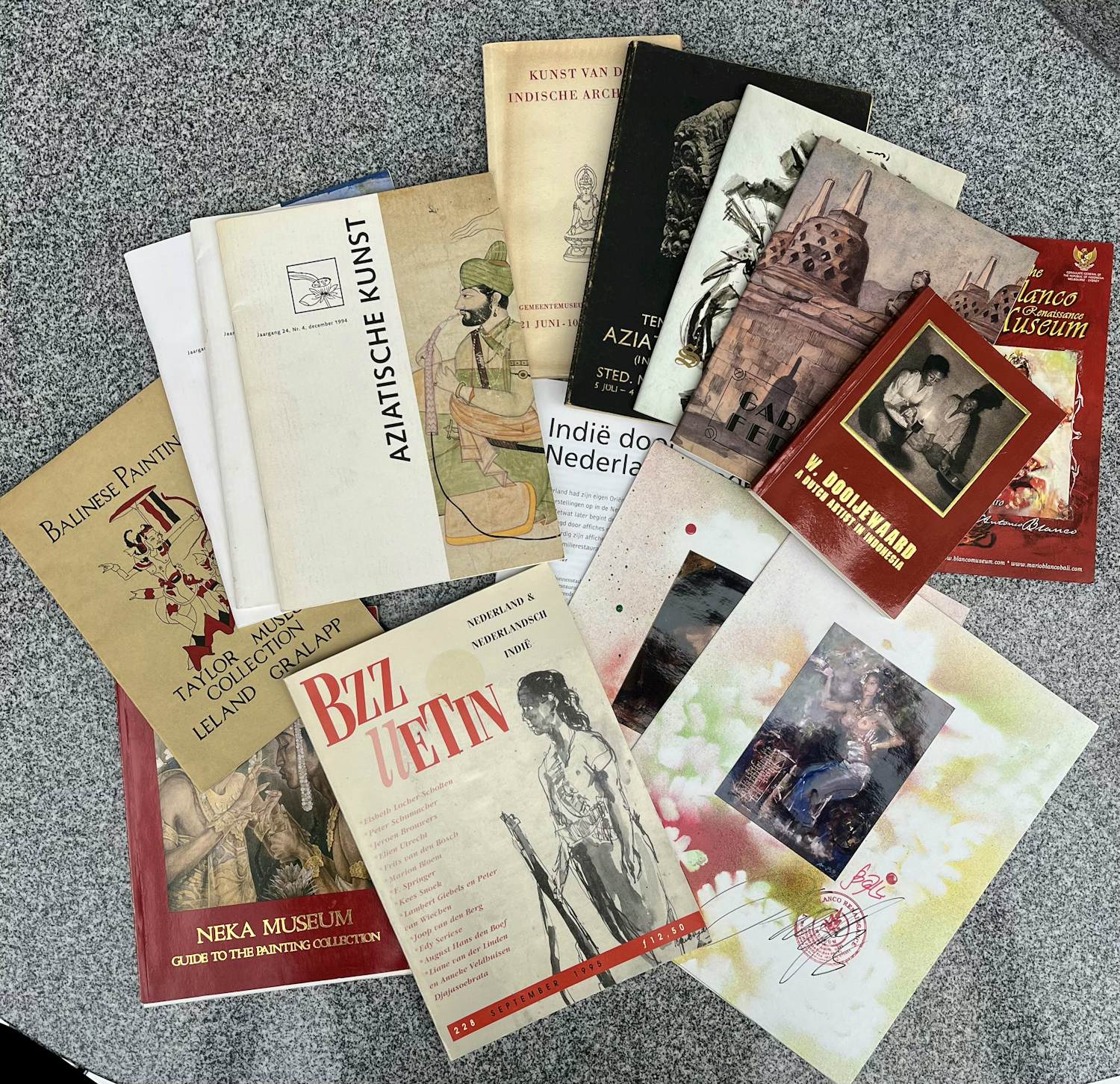 Various Artists Books - Groot lot kunstboeken en catalogussen over aziatische kunst verkocht voor € 55!