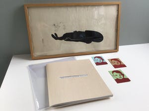 Dianne Bakker - Linosnede 'De dood' 2012 - Plus boek Biblioteca (Luxe ed.) 2014 kopen? Bied vanaf 225!