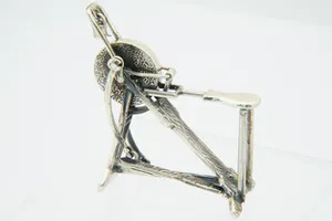 Bijzonder mooi 2e gehalte (835) Zilveren etagere / miniatuur "Slijpsteen" kopen? Bied vanaf 68!