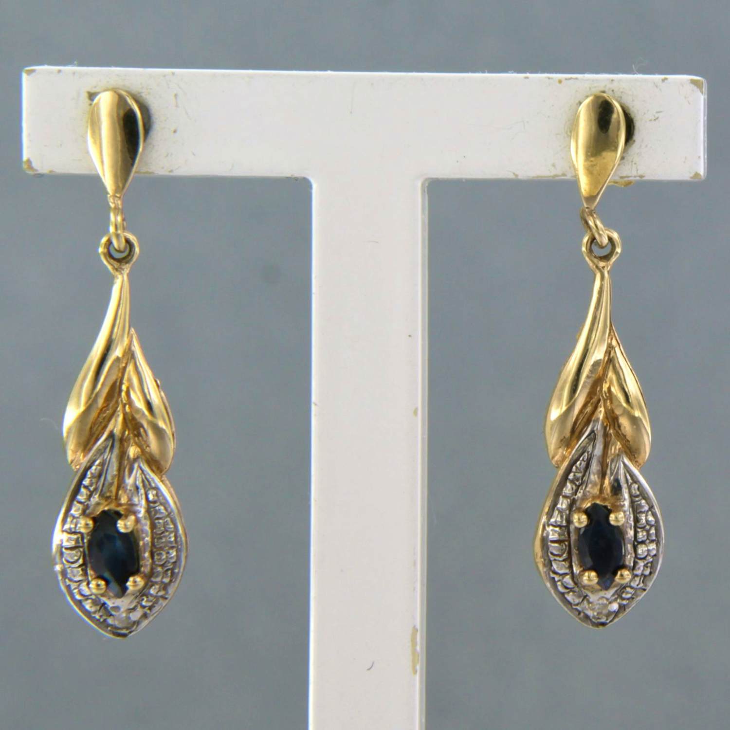 14k bicolour gouden oorbellen met saffier en diamant kopen? Bied vanaf 90!