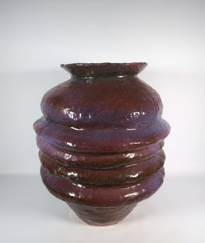 Peter von Hartsvelt Müller - Aardewerk, Bruin en paars geribbelde vaas (Groot) kopen? Bied vanaf 70!