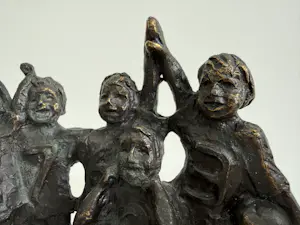 Astrid Veldhuyzen-Koppen - bronzen sculptuur | 'A winning team' kopen? Bied vanaf 20!
