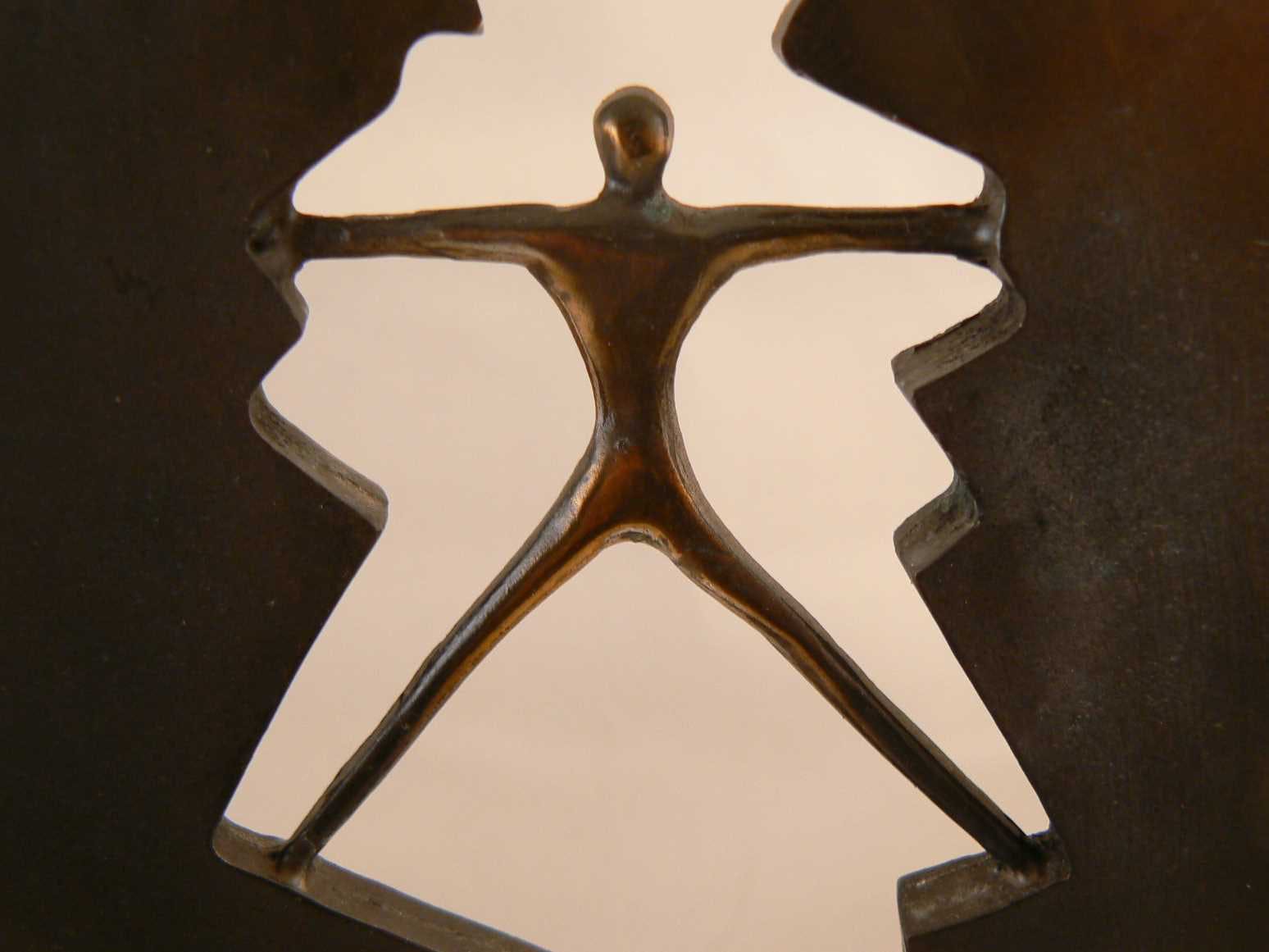 Brons (Onbekend) - Figuur in open gebroken cirkel kopen? Bied vanaf 75!