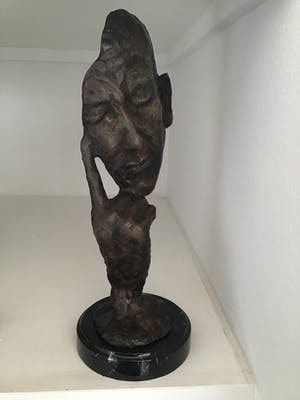 Astrid Veldhuyzen-Koppen - Sculptuur “ De overdenking “ 35 cm hoog ! kopen? Bied vanaf 115!