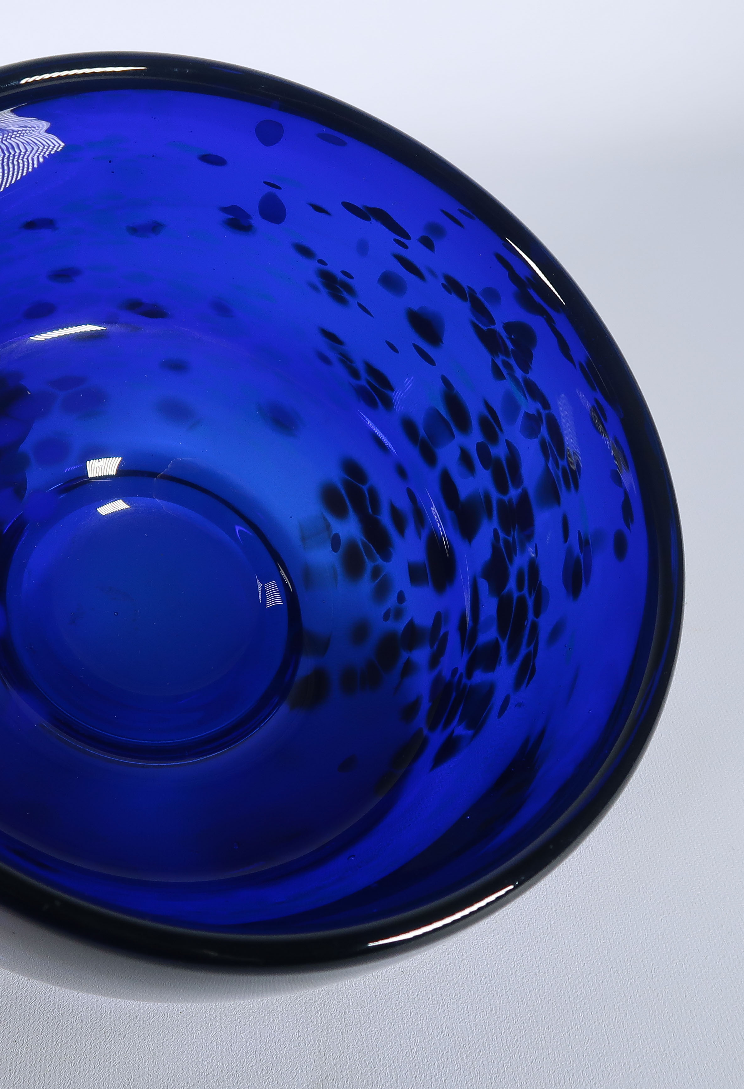 Algimantas Zilys - Glas, Gevlekte schaal op lage voet kopen? Bied vanaf 1!