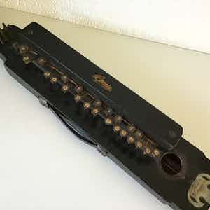 Antieke Nakoya harp verkocht voor € 75!