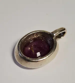 Nieuwe zilveren hanger met natuurlijke robijn. kopen? Bied vanaf 50!