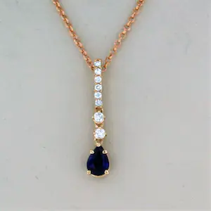 18k rosé gouden collier en hanger bezet met saffier en briljant geslepen diamant kopen? Bied vanaf 360!