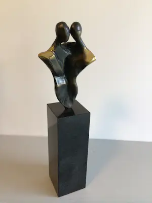 Joop van Nugteren - Sculptuur “ Schouder aan schouder “ kopen? Bied vanaf 119!