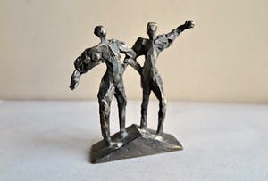 Astrid Veldhuyzen-Koppen - Vriendschap voor het leven - Krachtig Brons met vergulden accenten kopen? Bied vanaf 1!