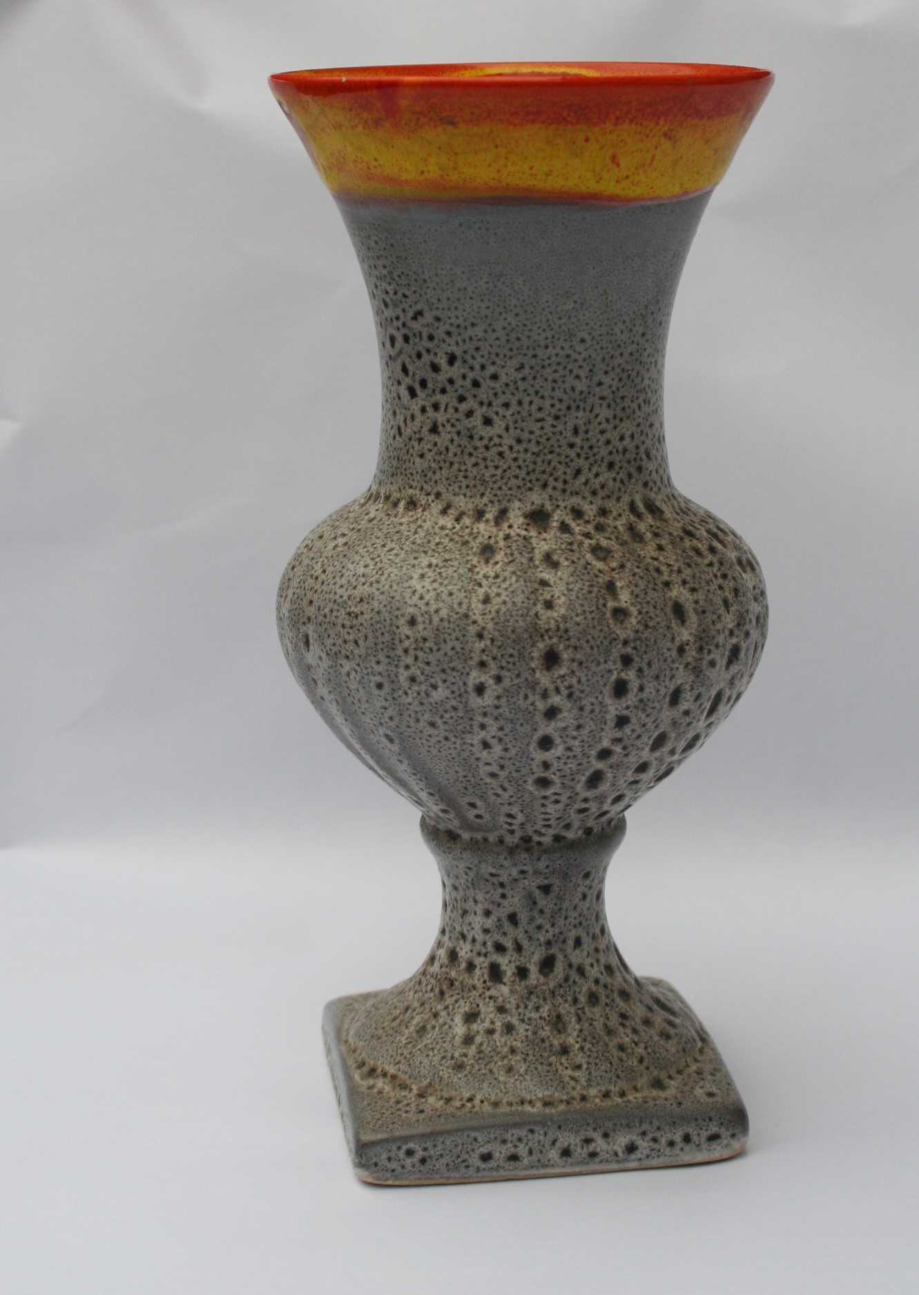 Niet of onleesbaar gesigneerd - vaas - bijzonder glazuur - model 200 kopen? Bied vanaf 1!