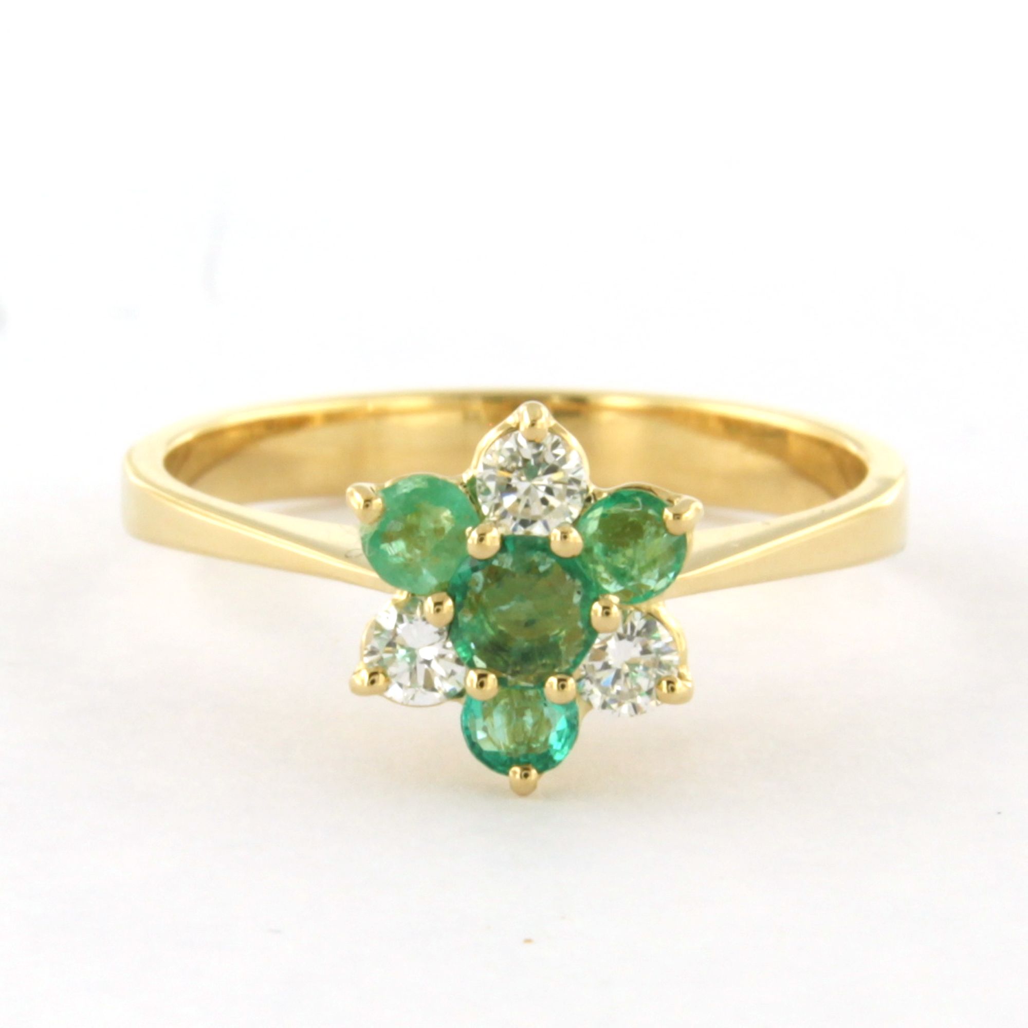 Buy 18k geel gouden ring bezet met smaragd en briljant geslepen diamant tot. 0.20ct? Bid from 410!