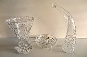 Niet of onleesbaar gesigneerd - 8x Decoratiekristal: 4 RCR Italiaanse Parfumflesjes, Russische Hoorn, Vaas e.a. kopen? Bied vanaf 1!