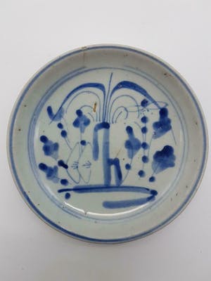 Niet of onleesbaar gesigneerd - Antiek Chinees porselein bordje blauw wit Ming periode, eind 16e -begin 17e eeuw kopen? Bied vanaf 1!