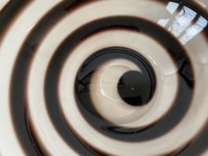 Niet of onleesbaar gesigneerd - Grote hand geblazen glazen schaal kopen? Bied vanaf 1!