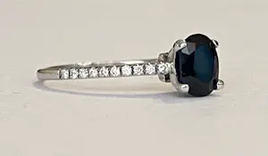 18 Kt. Witgouden Diana Ring met 1,00 Karaat Saffier en Diamanten kopen? Bied vanaf 550!