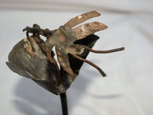 Niet of onleesbaar gesigneerd - Beeld van koper, "Libelle op klaproos" kopen? Bied vanaf 1!