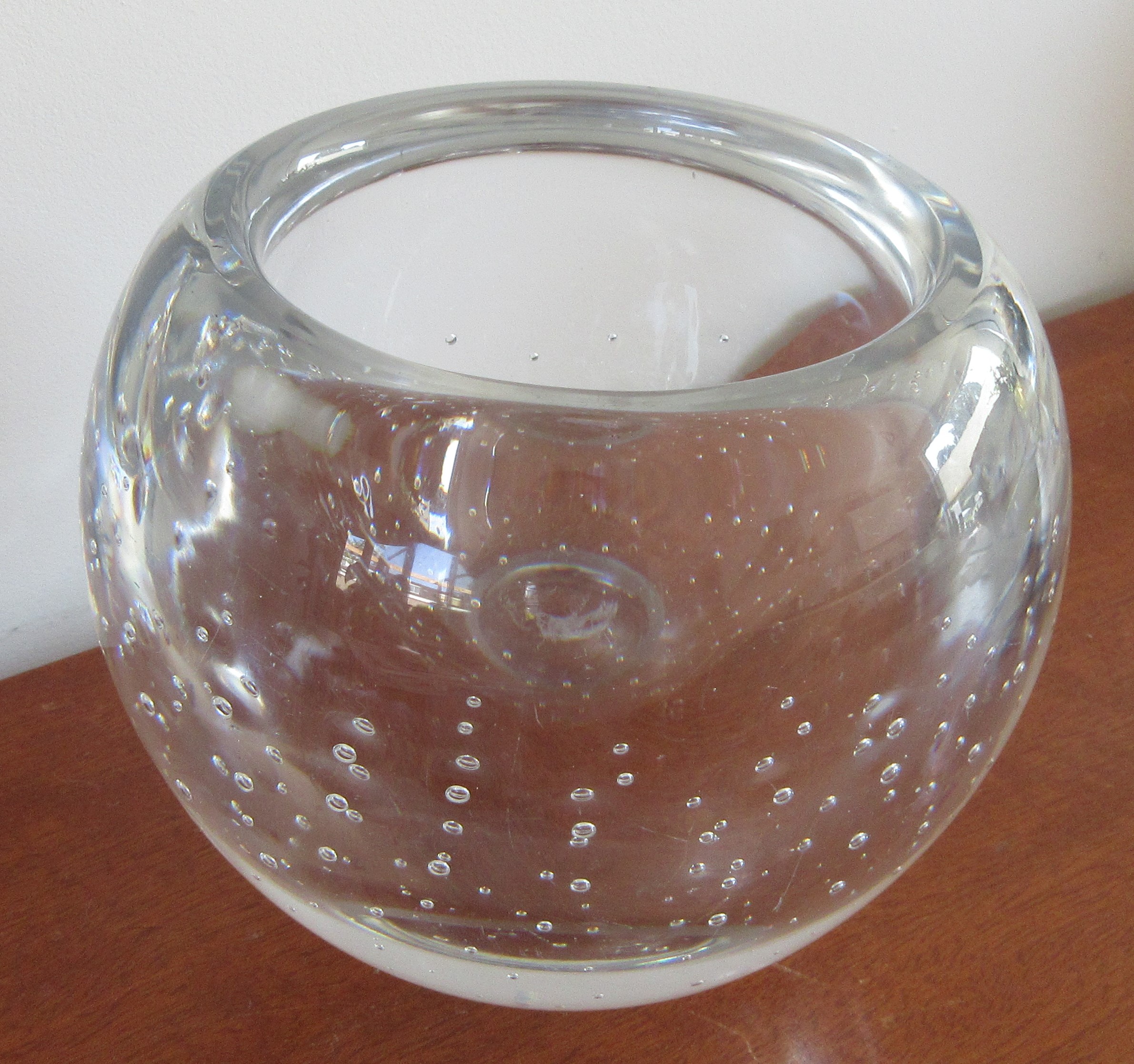 Royal Leerdam - AD Copier zeldzame zware blanke glazen bolvaas met luchtbellen kopen? Bied vanaf 80!