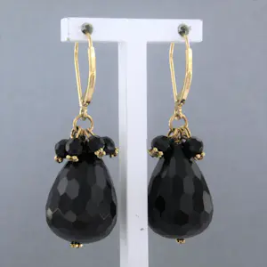 BWG gele oorhangers bezet met granaat kopen? Bied vanaf 280!