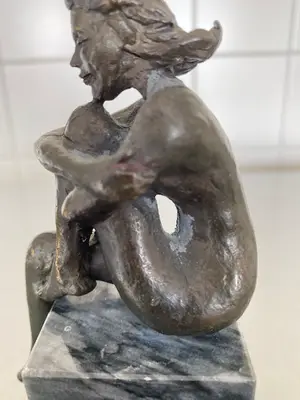 Niet of onleesbaar gesigneerd - peinzende muse kopen? Bied vanaf 1!