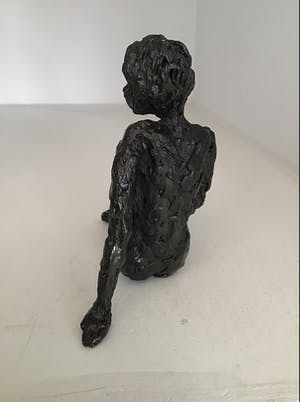 Astrid Veldhuyzen-Koppen - Sculptuur “ In gedachten “ kopen? Bied vanaf 40!