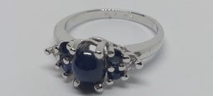 18 karaat witgouden ring met saffieren 3.0 ct en diamanten 0.10 ct kopen? Bied vanaf 450!