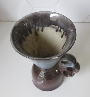 Aardewerkfabriek Katwijk en Klinkenberg Zeist - Art deco Oorvaas met stroomglazuur kopen? Bied vanaf 1!