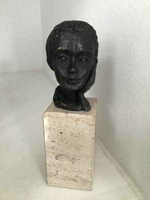 Astrid Veldhuyzen-Koppen - Sculptuur “ LUISTEREN “ kopen? Bied vanaf 65!