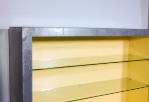 Arno Kortschot - Gemengde techniek, Dressoir/Vitrine kast kopen? Bied vanaf 500!