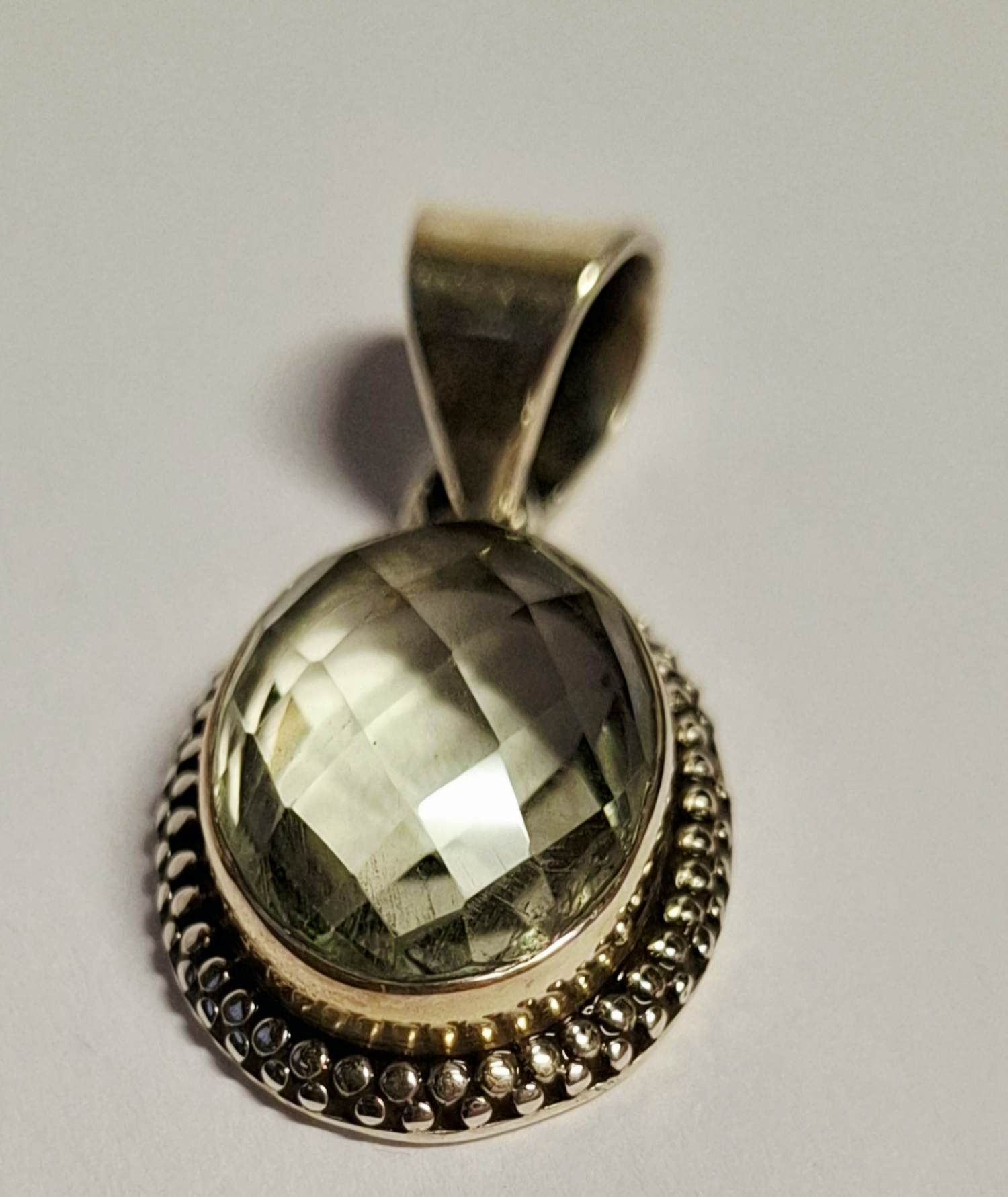 Nieuwe Zilveren hanger met facetgeslepen licht groene Amethist verkocht voor € 60!