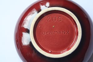 Niet of onleesbaar gesigneerd - aardewerk schaal met deksel - gemerkt 205 Germany kopen? Bied vanaf 1!