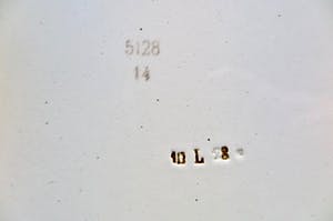 Niet of onleesbaar gesigneerd - Art deco - 20-jaren - grote Presenteer Schaal - Keramiek/ingesneden Silverplate kopen? Bied vanaf 1!