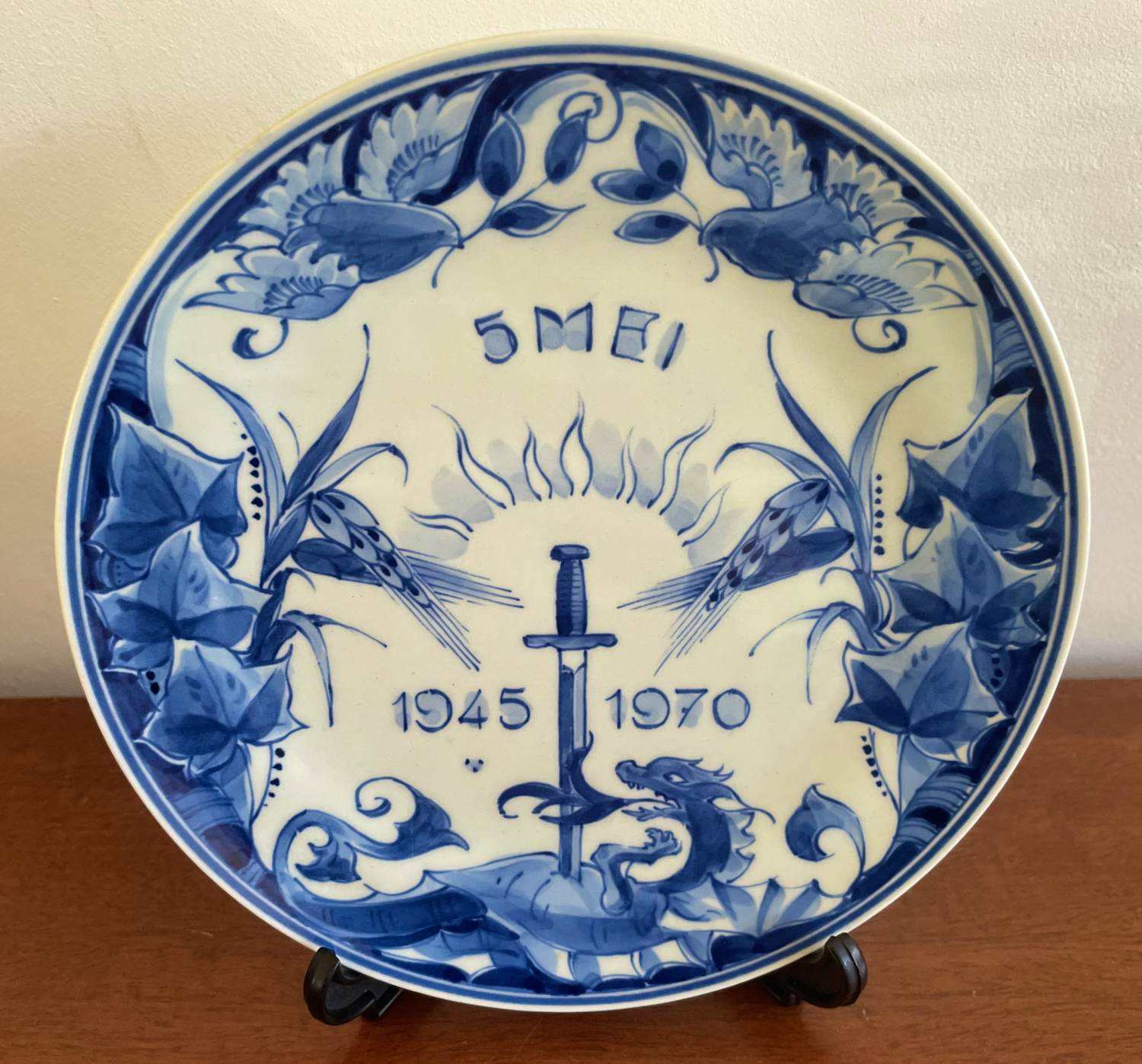 Porceleyne Fles - Herdenkingsbord 25 bevrijding WOII kopen? Bied vanaf 20!