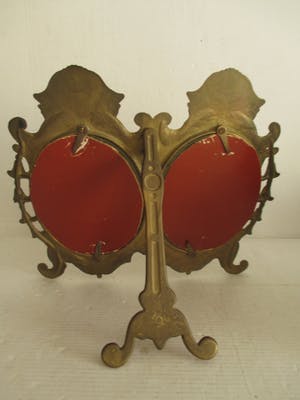 Curiosa - Twee bronzen/koperen dubbele fotolijsten onder glas kopen? Bied vanaf 50!