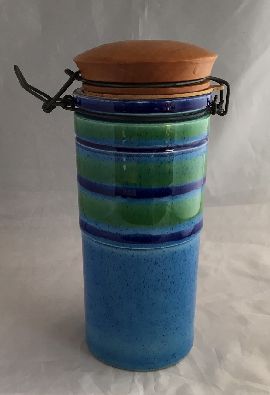 Niet of onleesbaar gesigneerd - Baldelli - Vintage blauw aardewerken voorraadpot met teakhouten deksel verkocht voor € 1!