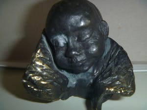 Niet of onleesbaar gesigneerd - zeer fraai en gedetailleerd hoofdje van een baby / kindje kopen? Bied vanaf 1!