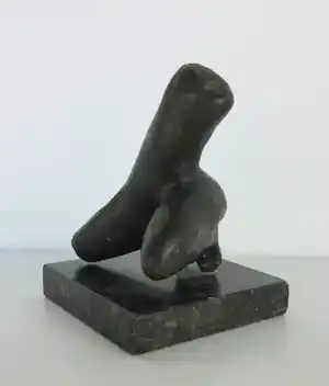 Lia van Vugt - Bronzen sculptuur, Gehurkte tors + boek! verkauft für € 207!