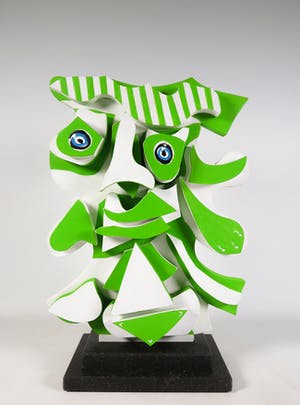Roja Ting - Beschilderd houten sculptuur op stenen voet kopen? Bied vanaf 400!