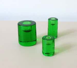 Timo Sarpaneva - Drie groene glazen kandelaren uit de serie Archipelago - Iitala verkocht voor € 32!