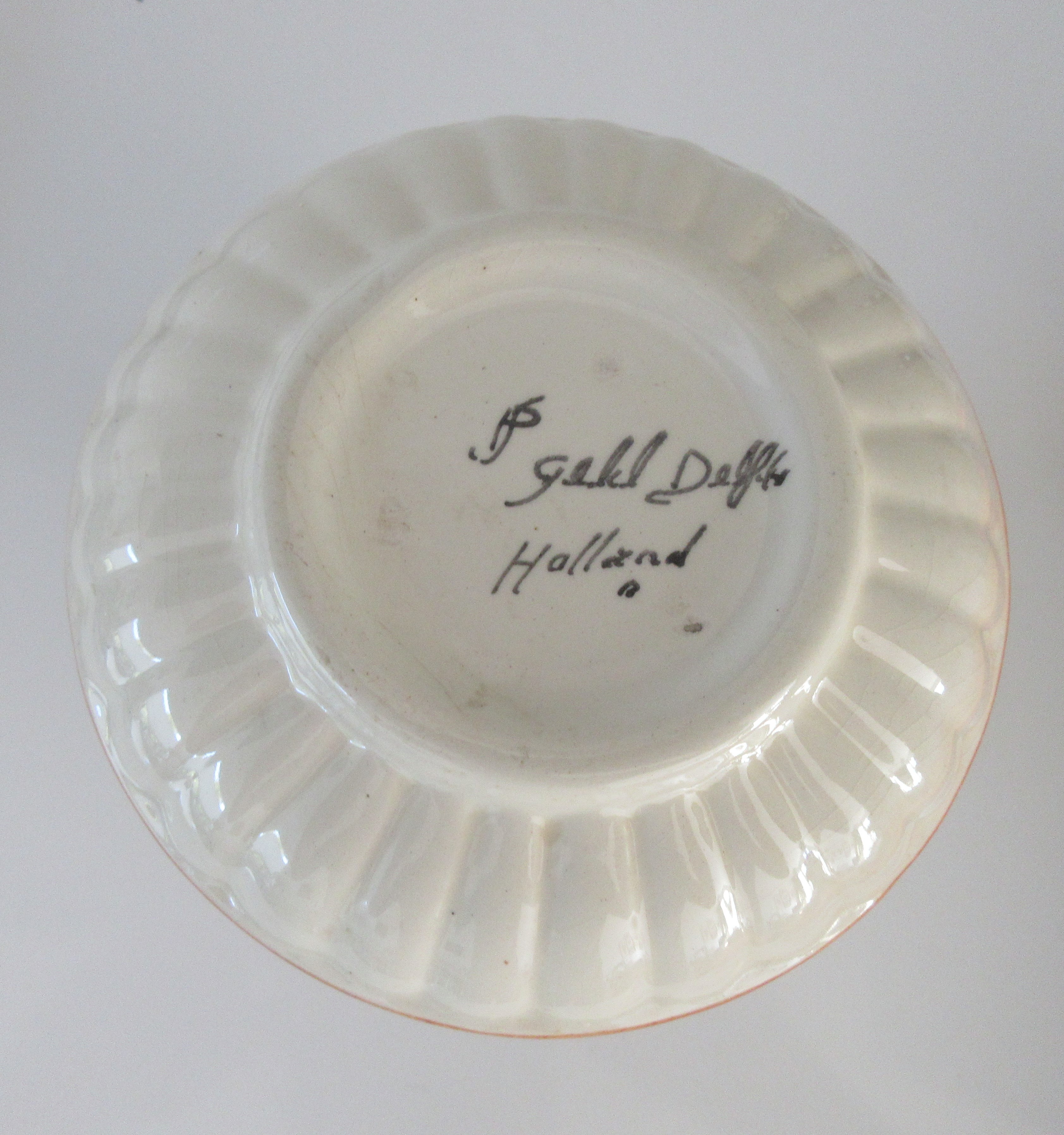 Plateelfabriek Schoonhoven N.V. - Delfts vaasje ter ere van de stad Haarlem in 1660 kopen? Bied vanaf 15!