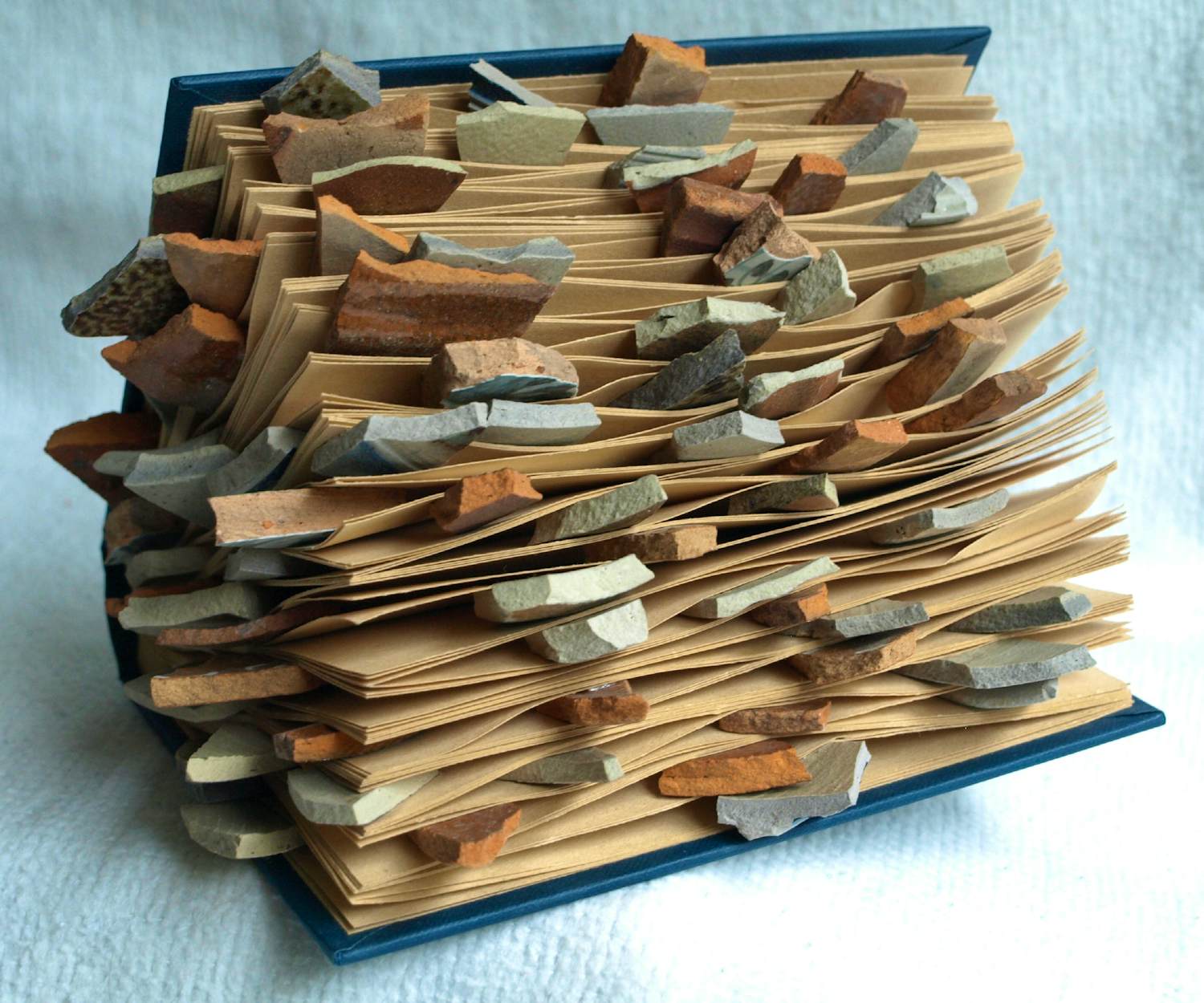 Christina Linaris-Coridou - Object , Boek met Stenen - 2011 kopen? Bied vanaf 10!