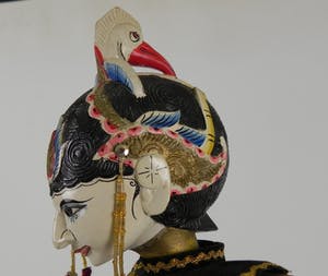 Niet of onleesbaar gesigneerd - Twee Indonesische Wajangpoppen kopen? Bied vanaf 1!