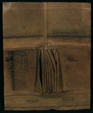 Carla van Riet - Lot van twee collages van leer, Zonder titel kopen? Bied vanaf 50!