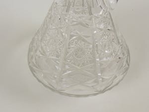 Niet of onleesbaar gesigneerd - Zware hoge kristallen karaf met stop kopen? Bied vanaf 1!