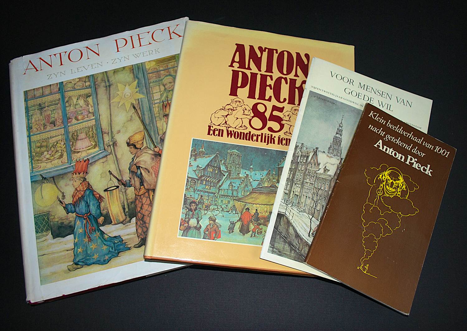 Anton Pieck - 4 boekwerken - 1x gesigneerd in 1980 kopen? Bied vanaf 75!